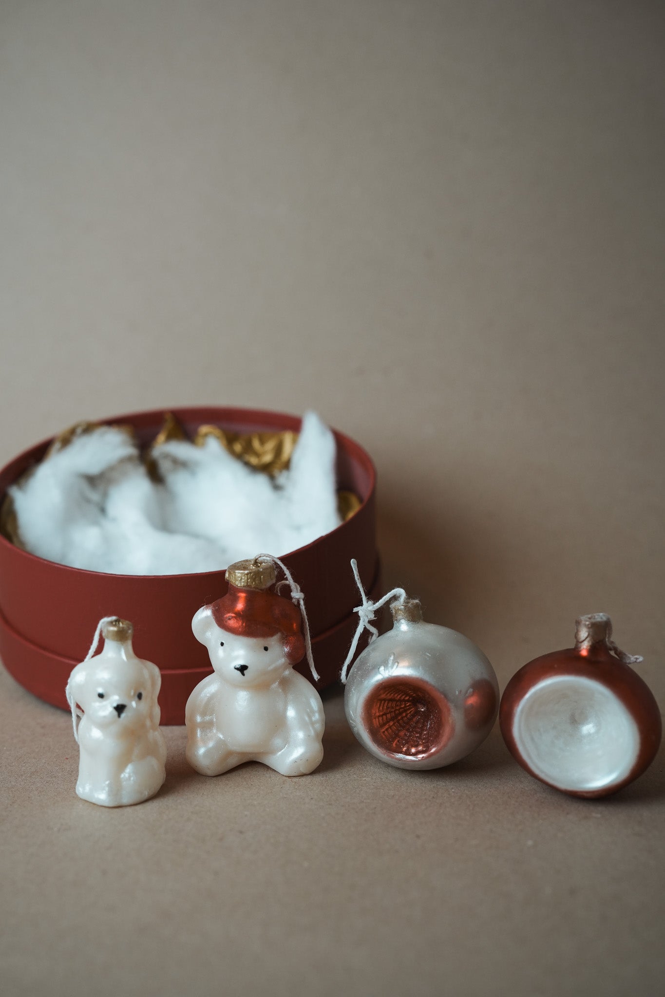 Lācītis, divas bumbas un sunītis