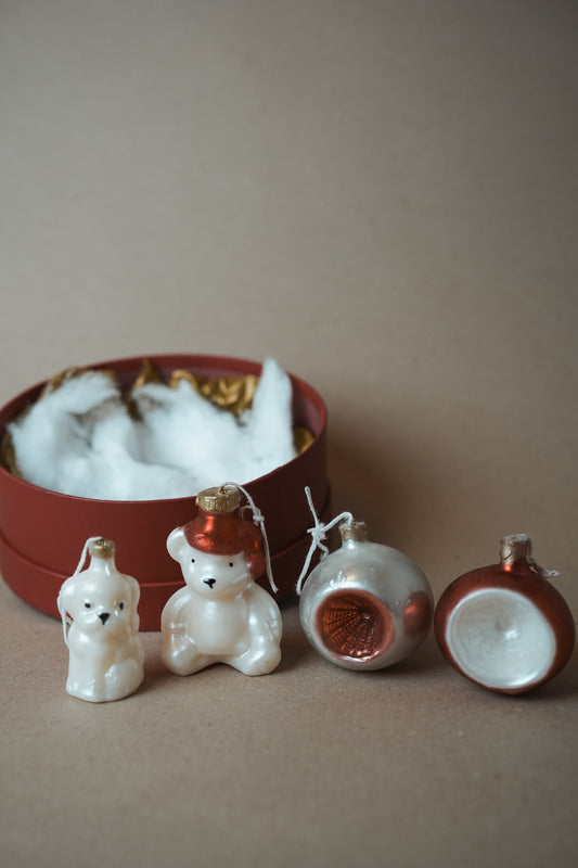 Lācītis, divas bumbas un sunītis