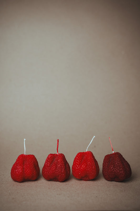 Vīns un zemenes | bišu un olīvu vaska sveces